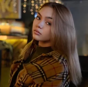 Kwini Kim Age, Net Worth, Biography, Height & Career