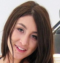 Alysson Sterling Age, Net Worth, Biography, Height & Career