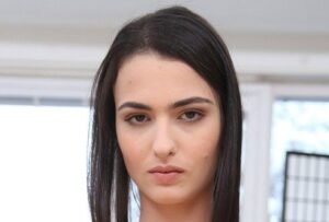 Charlotte Lapiedra Age, Bio, Net Worth & Secrets You Didn’t Know