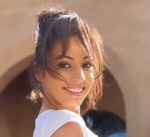 Daisy Fuentes Age, Bio, Net Worth & Secrets You Didn’t Know