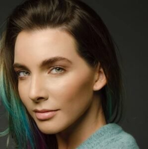 Who is Kendra Santacruz? Age, Net Worth, Biography, Height & Career – Before Good