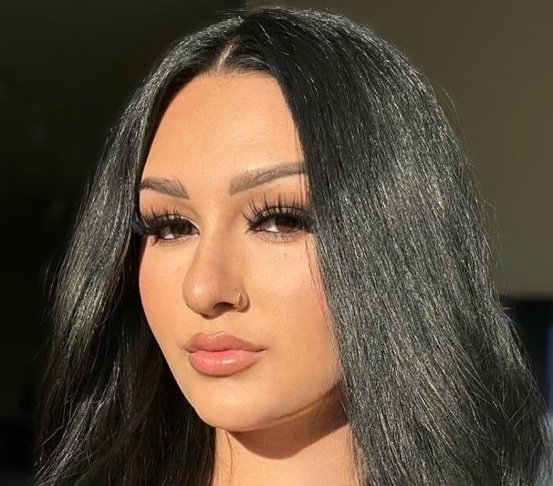 Roxanne Roselle Age, Bio, Net Worth & Secrets You Didn’t Know